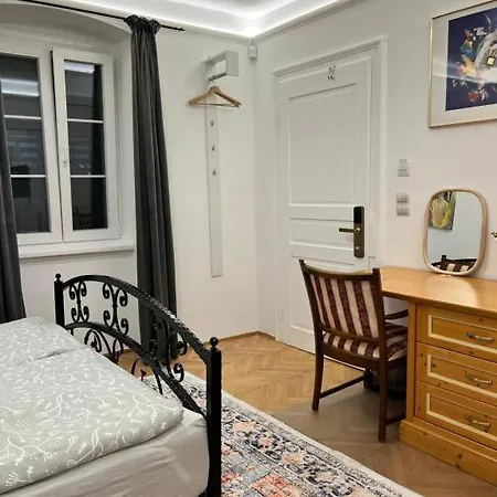 Konukevi Casa Palfy *