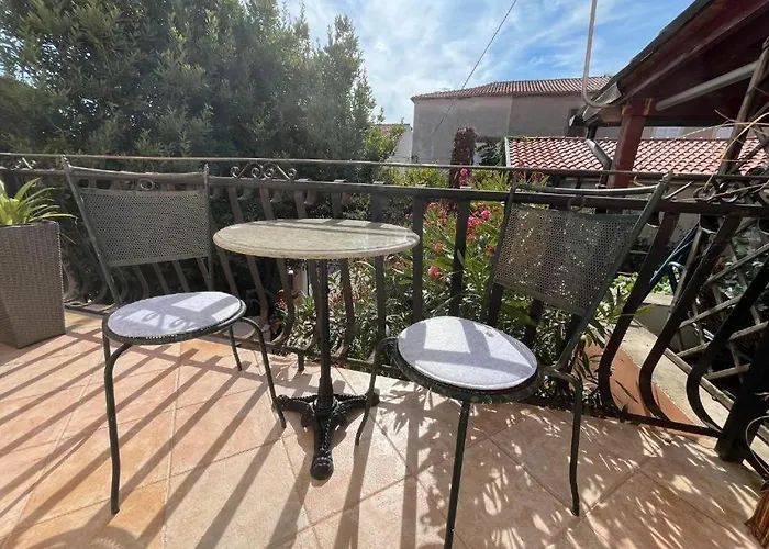 Casa Palfy Pensión *