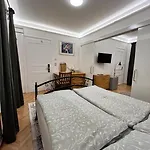 Casa Palfy Пунат