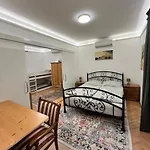 Casa Palfy Пунат